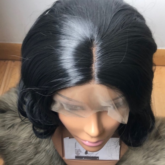 ?Jenica 12” BLACK MIDDLE PART WAVY BOB WIG *NEW*